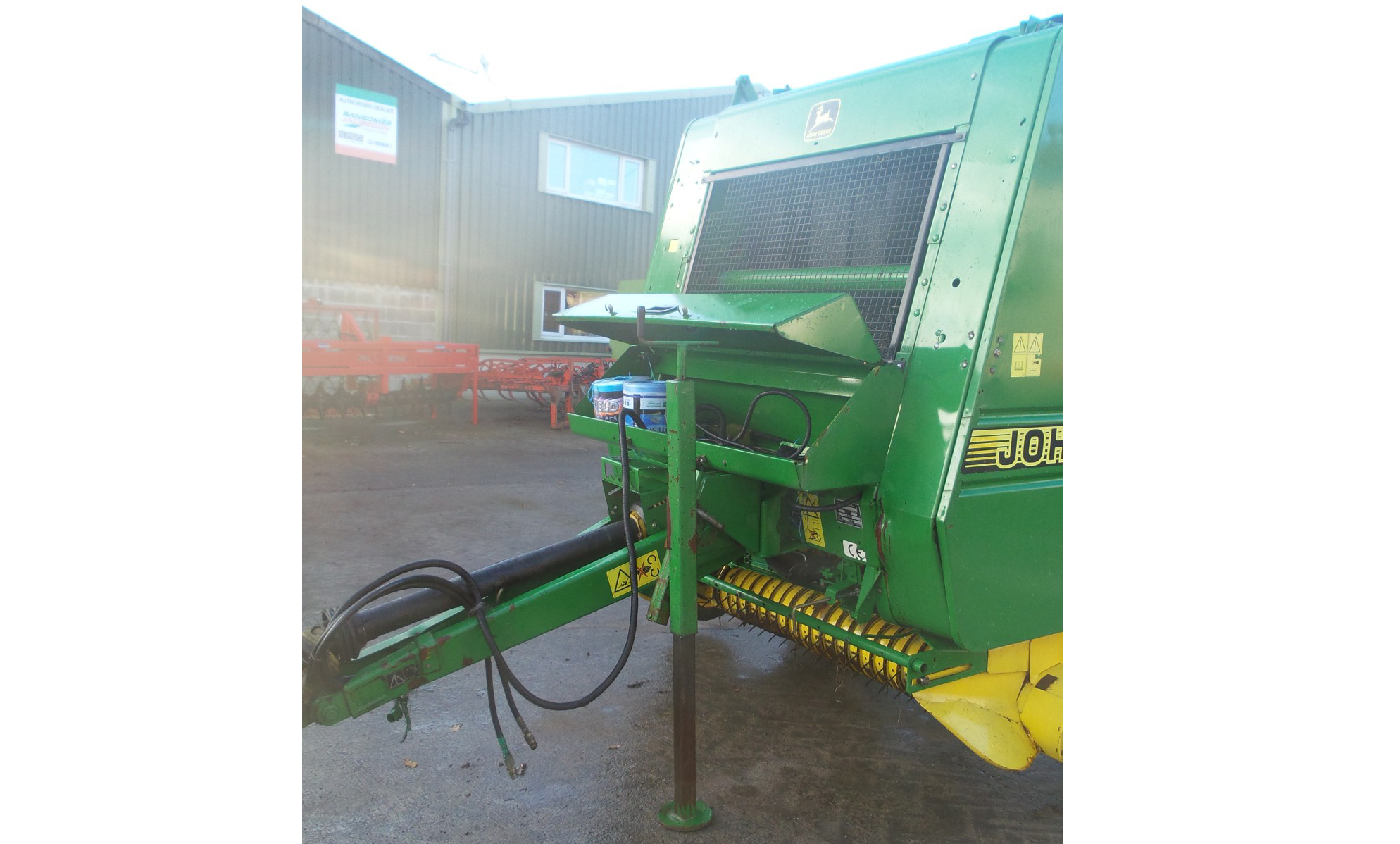 John Deere 570 Baler
